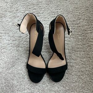Dream Pairs Ankle Strap Pump